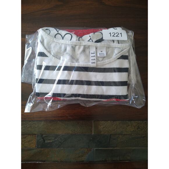 ELLE Cap Sleeve Lace Heart Scoop Neckline Women's Top - Picture 10 of 10